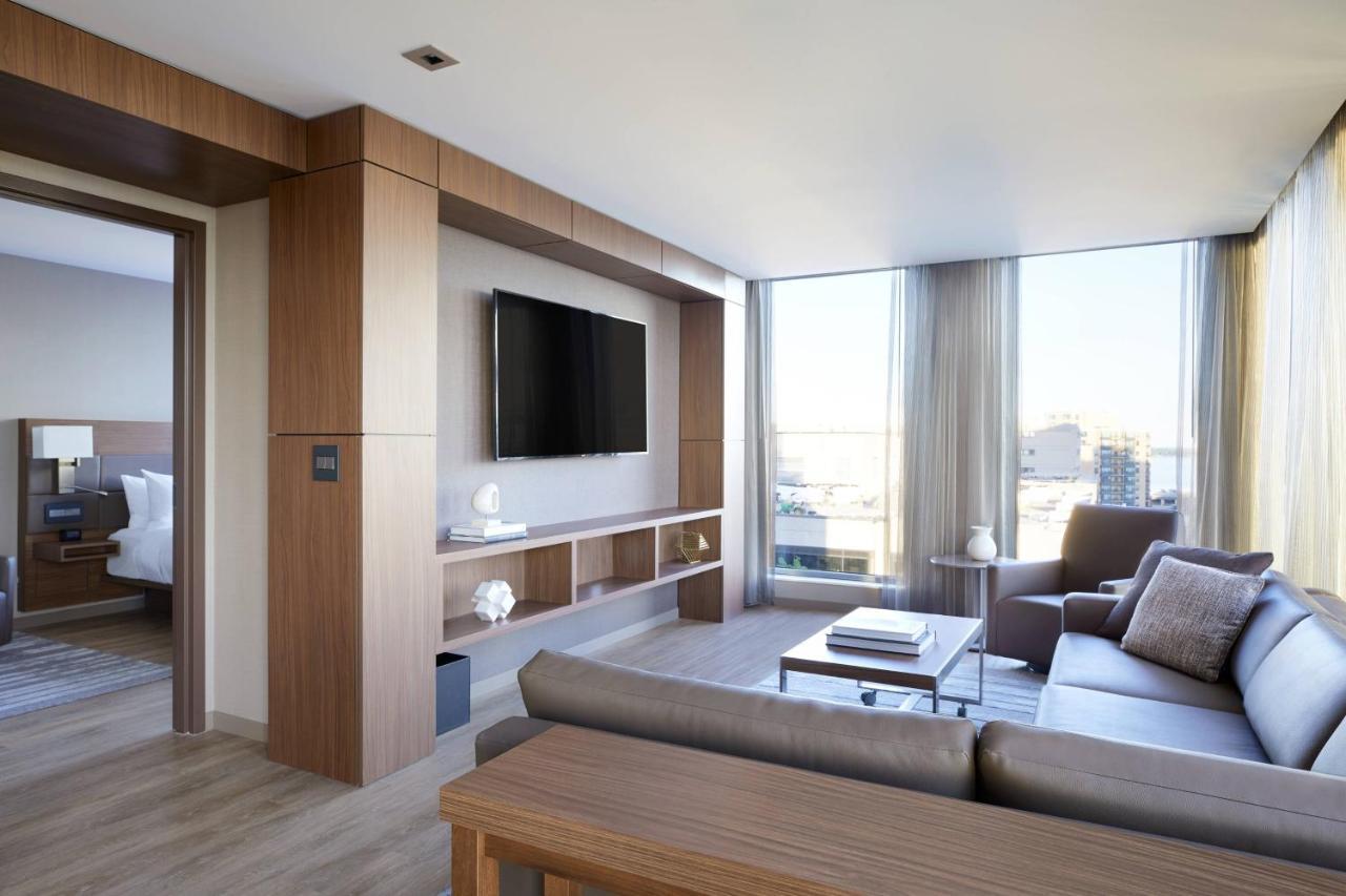 Ac Hotel By Marriott Madison Downtown Екстериор снимка