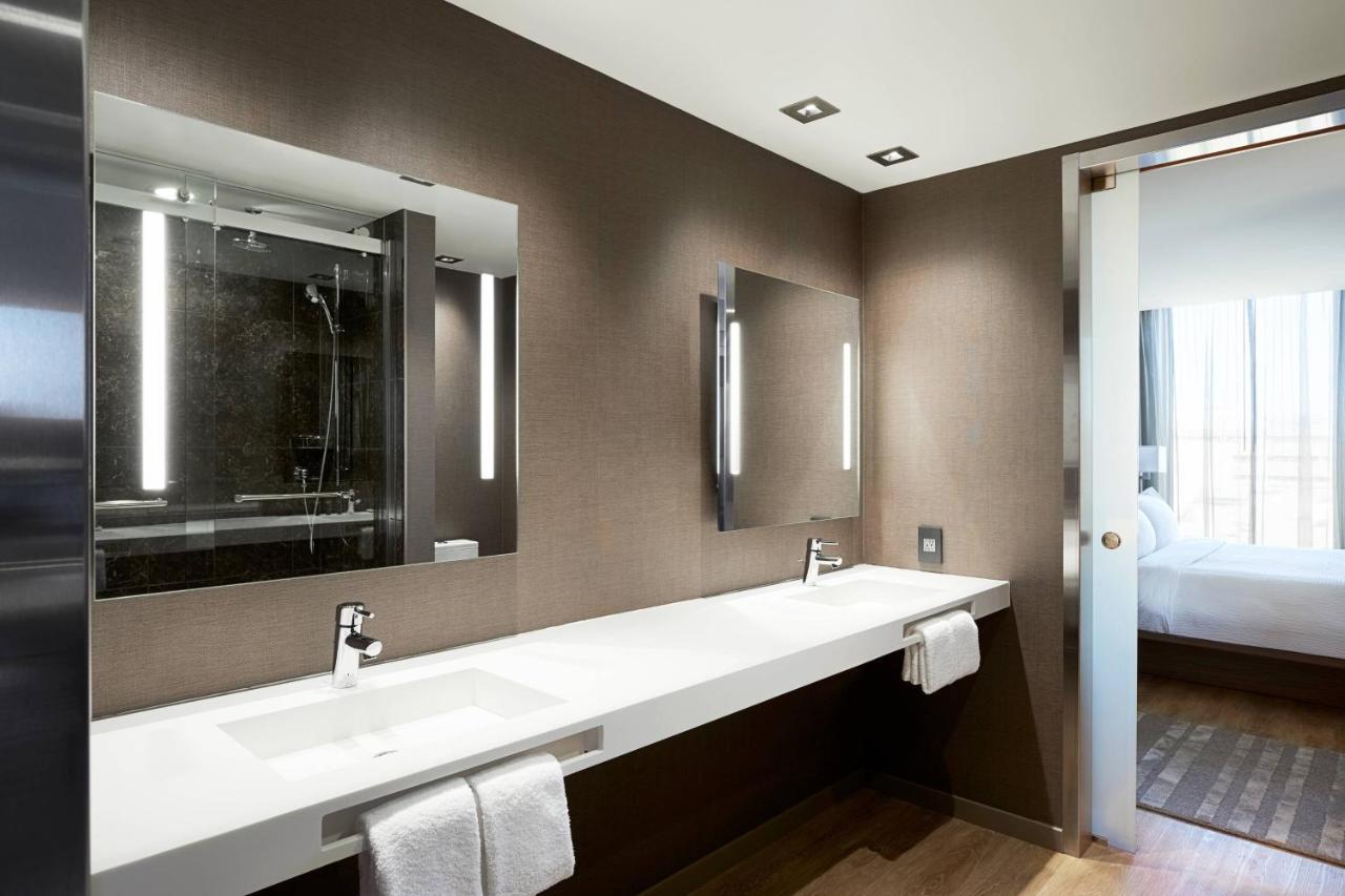 Ac Hotel By Marriott Madison Downtown Екстериор снимка