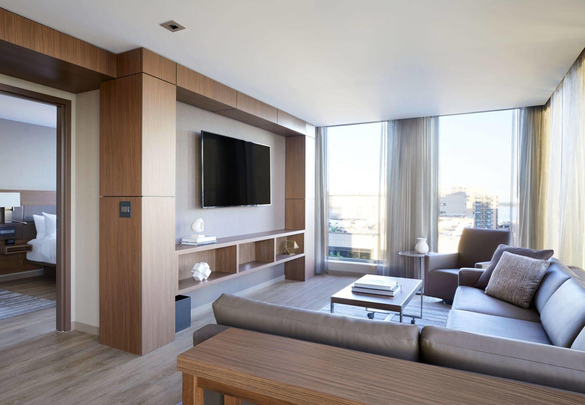 Ac Hotel By Marriott Madison Downtown Екстериор снимка